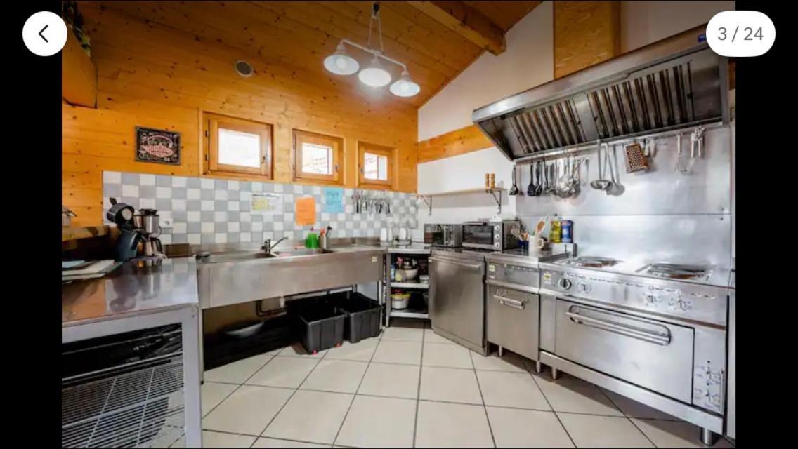 Central Hostel Chatel Ngoại thất bức ảnh